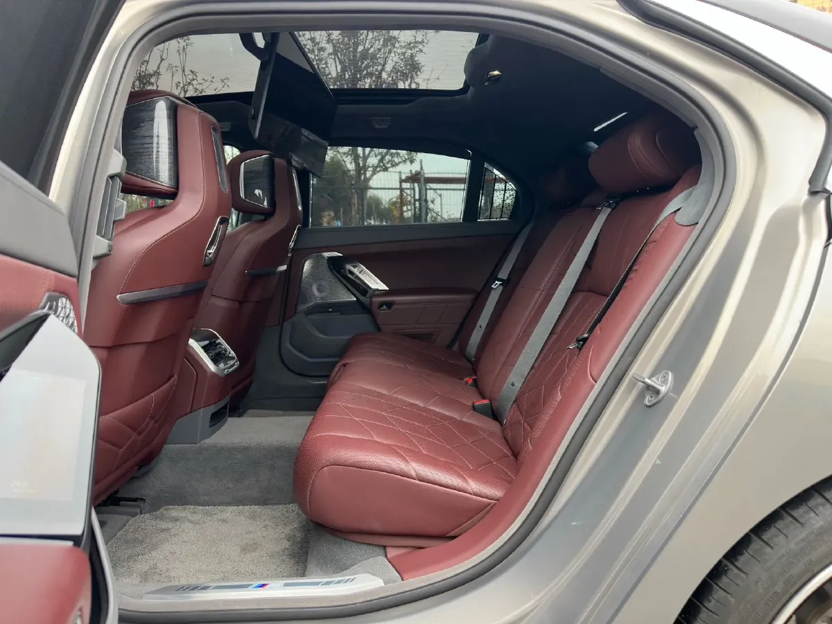 2023 BMW i7 BEV 105.7KWH,autocango,china used car exporter,china ev exporter,chinese used car exporter,chinese used ev exporter