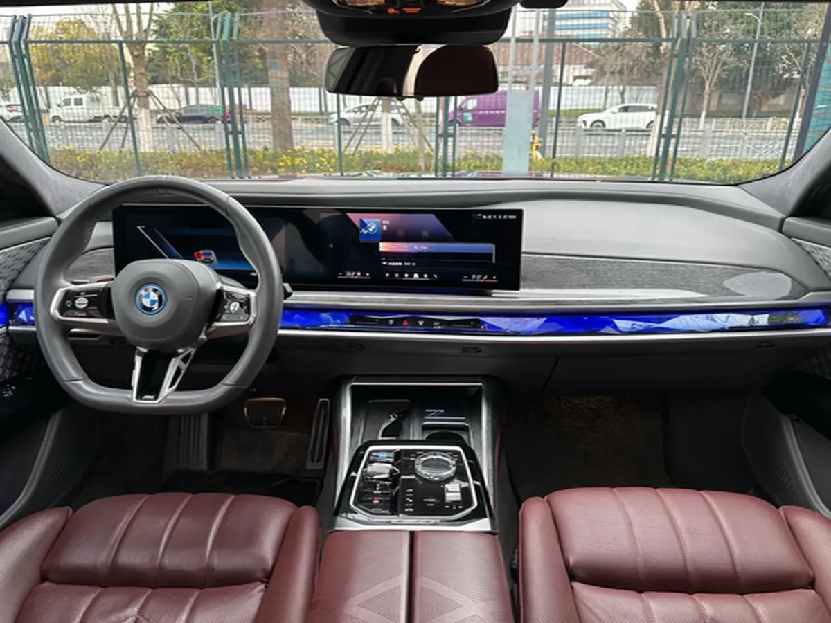 2023 BMW i7 BEV 105.7KWH,autocango,china used car exporter,china ev exporter,chinese used car exporter,chinese used ev exporter