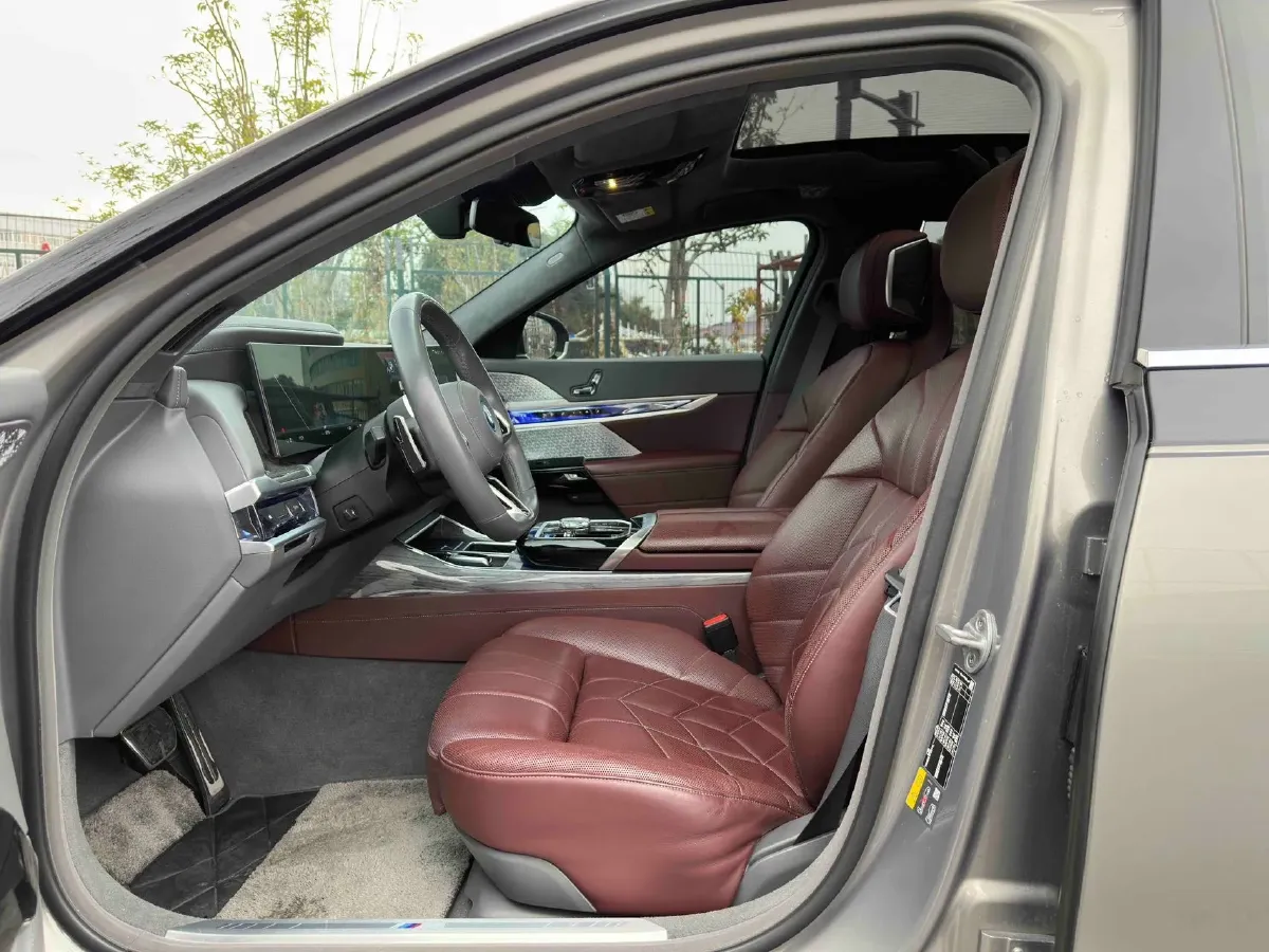 2023 BMW i7 BEV 105.7KWH,autocango,china used car exporter,china ev exporter,chinese used car exporter,chinese used ev exporter