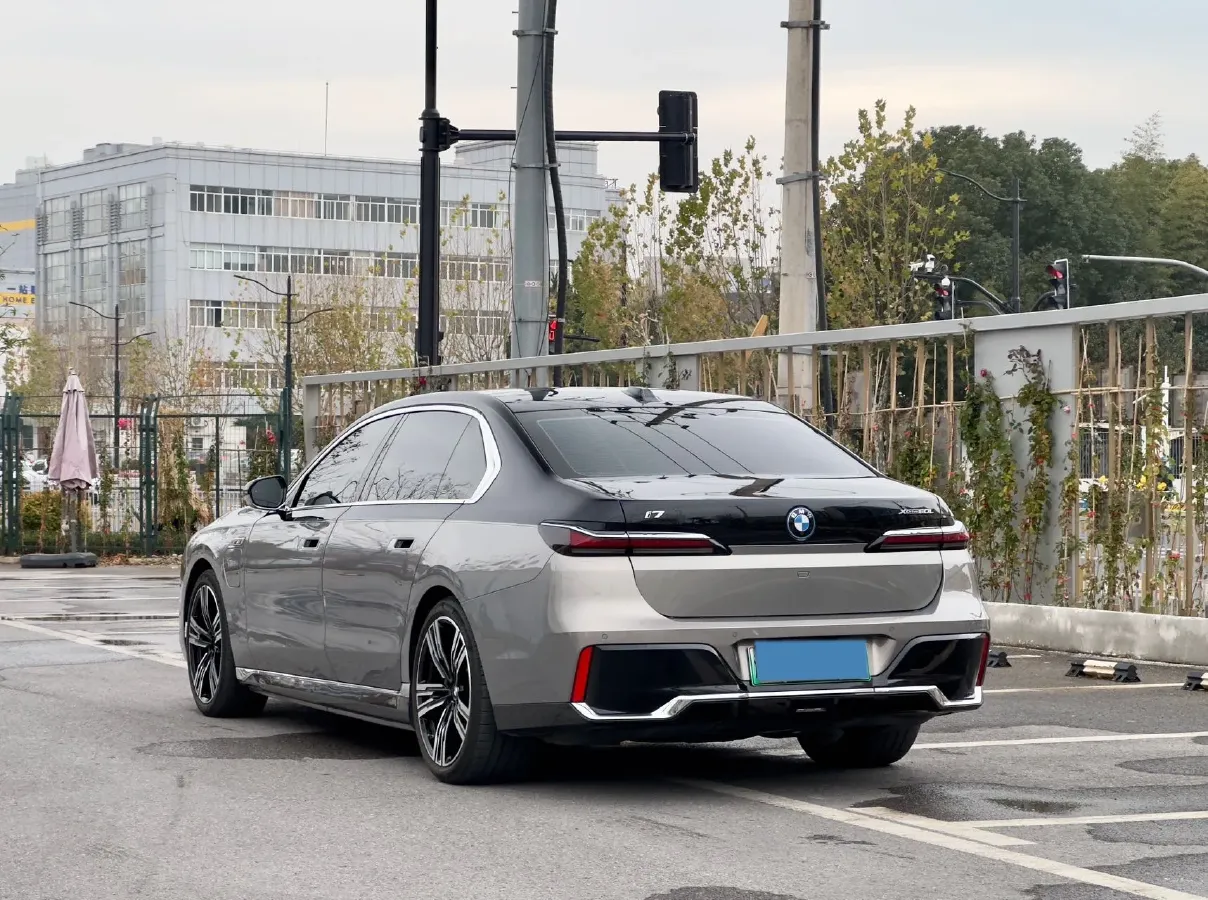 2023 BMW i7 BEV 105.7KWH,autocango,china used car exporter,china ev exporter,chinese used car exporter,chinese used ev exporter