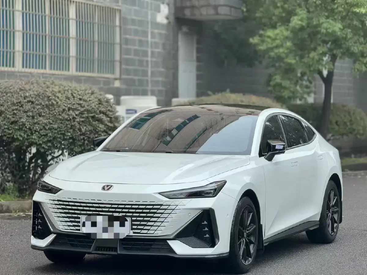 2022 ChangAn UNI-V 1.5T 188HP L4 7DCT