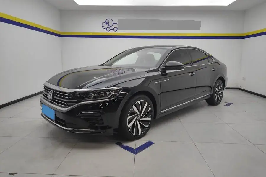 2023 Volkswagen Passat 2.0T 186HP L4 7DCT