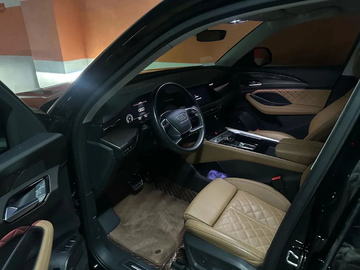 2024 Audi Q6 2.0T 265HP L4 7DCT,autocango,china used car exporter,china ev exporter,chinese used car exporter,chinese used ev exporter