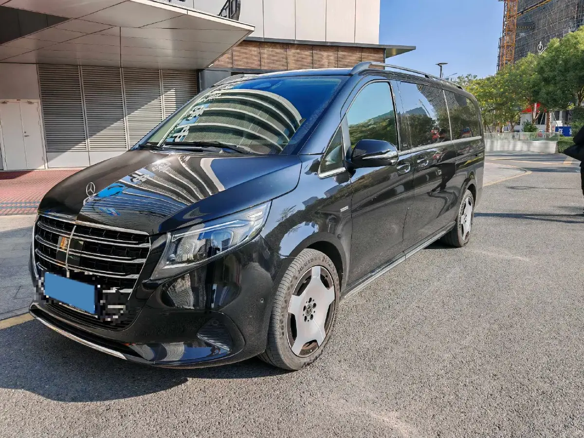 2024 Mercedes-Benz V Class 2.0T 231HP L4 9AT