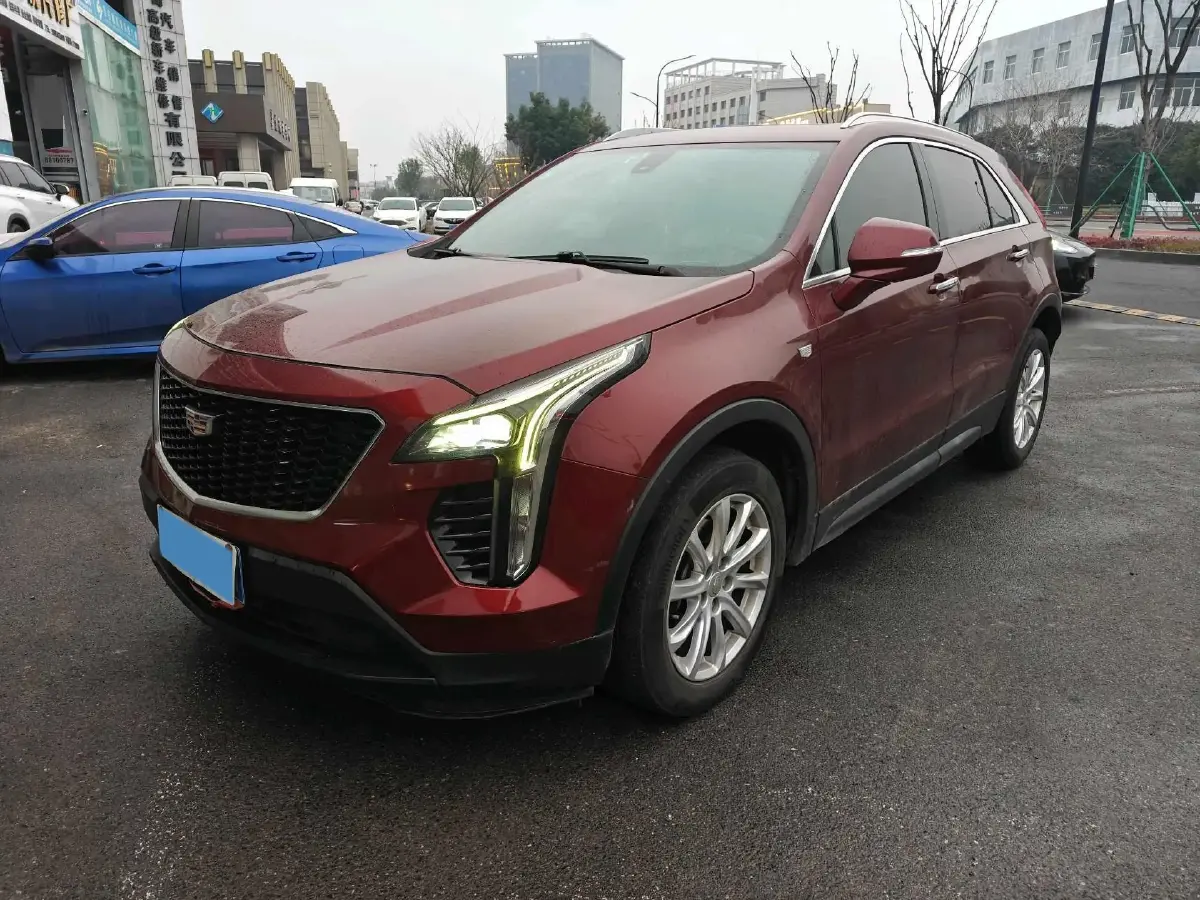 2018 Cadillac XT4 2.0T 241HP L4 9AT