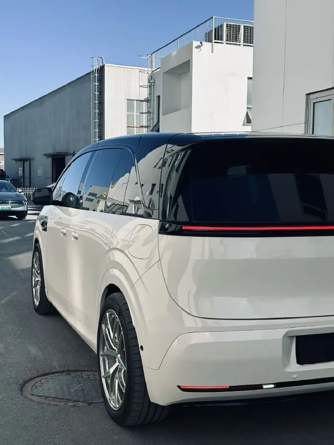 2025 Zeekr MIX BEV 102KWH,autocango,china used car exporter,china ev exporter,chinese used car exporter,chinese used ev exporter