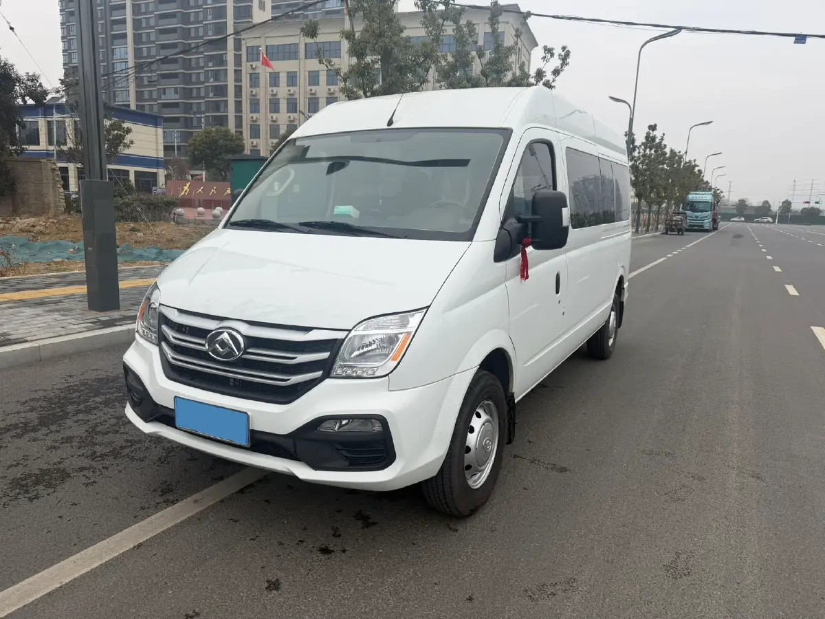 2021 MAXUS XinTu V80 2.0T 127HP L4 6MT