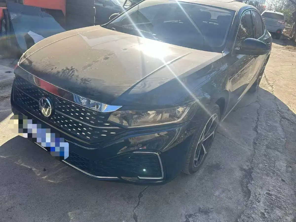 2023 Volkswagen Passat 2.0T 186HP L4 7DCT