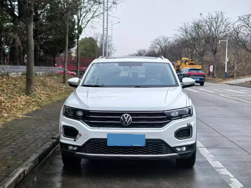 2022 Volkswagen T-Roc 1.4T 150HP L4 7DCT,autocango,china used car exporter,china ev exporter,chinese used car exporter,chinese used ev exporter