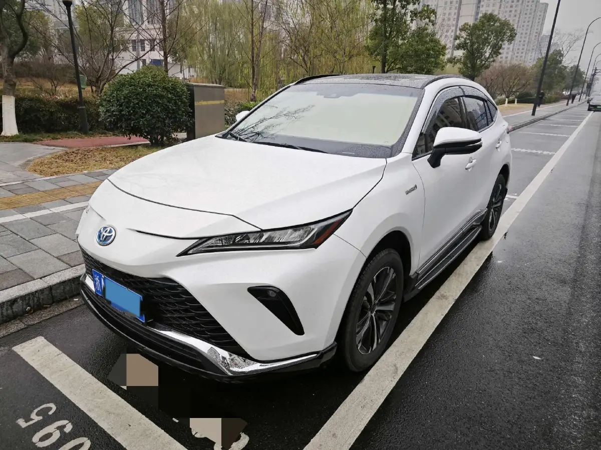 2022 Toyota Venza 2.5L 178HP L4 E-CVT Hybrid