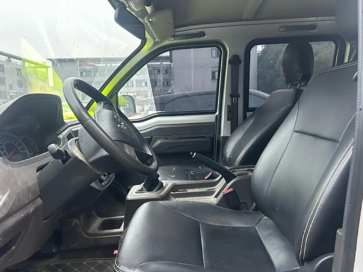 2022 WuLing RongGuang New Truck 1.5L 102HP L4 5MT,autocango,china used car exporter,china ev exporter,chinese used car exporter,chinese used ev exporter