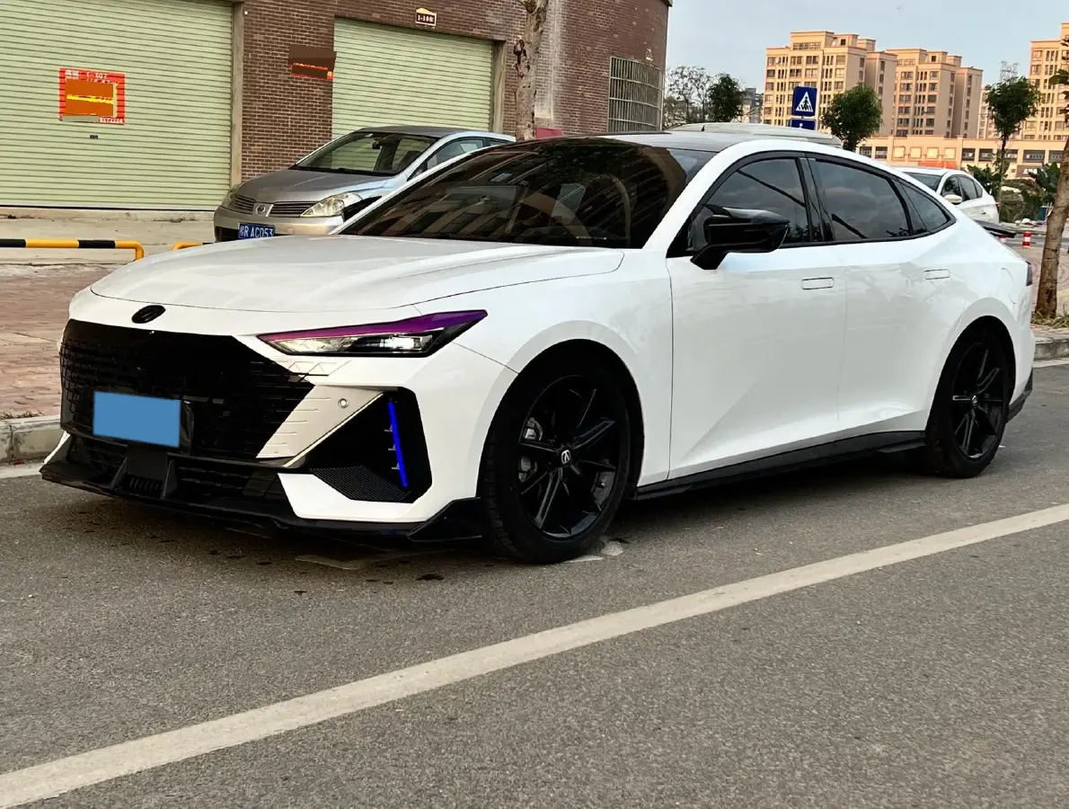 2023 ChangAn UNI-V 1.5T 188HP L4 7DCT