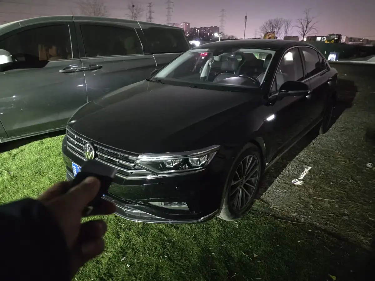 2020 Volkswagen Magotan 2.0T 220HP L4 7DCT