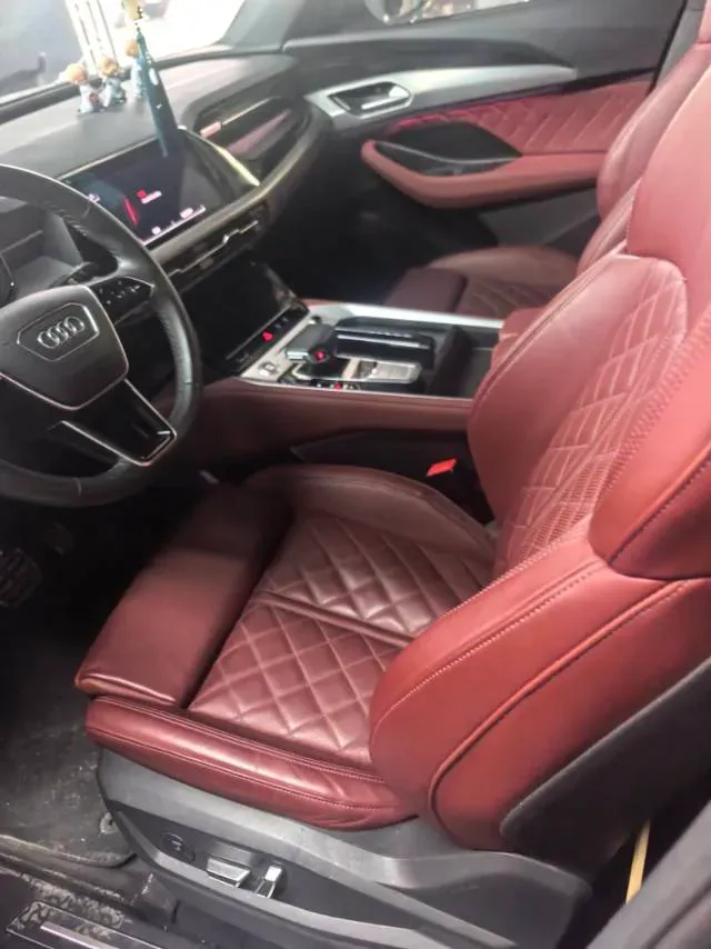 2024 Audi Q6 2.0T 265HP L4 7DCT,autocango,china used car exporter,china ev exporter,chinese used car exporter,chinese used ev exporter