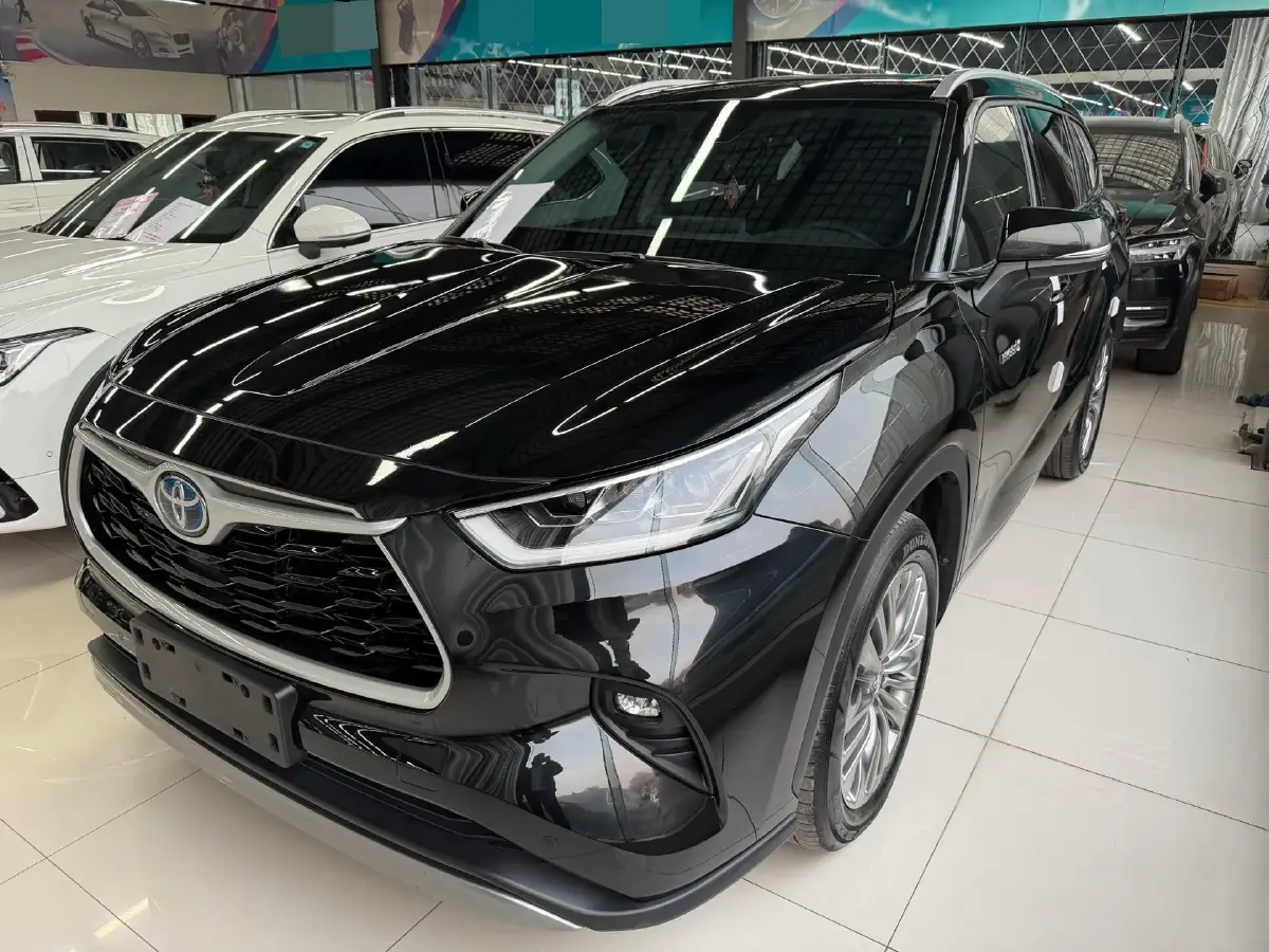 2022 Toyota Highlander 2.5L 192HP L4 E-CVT Hybrid