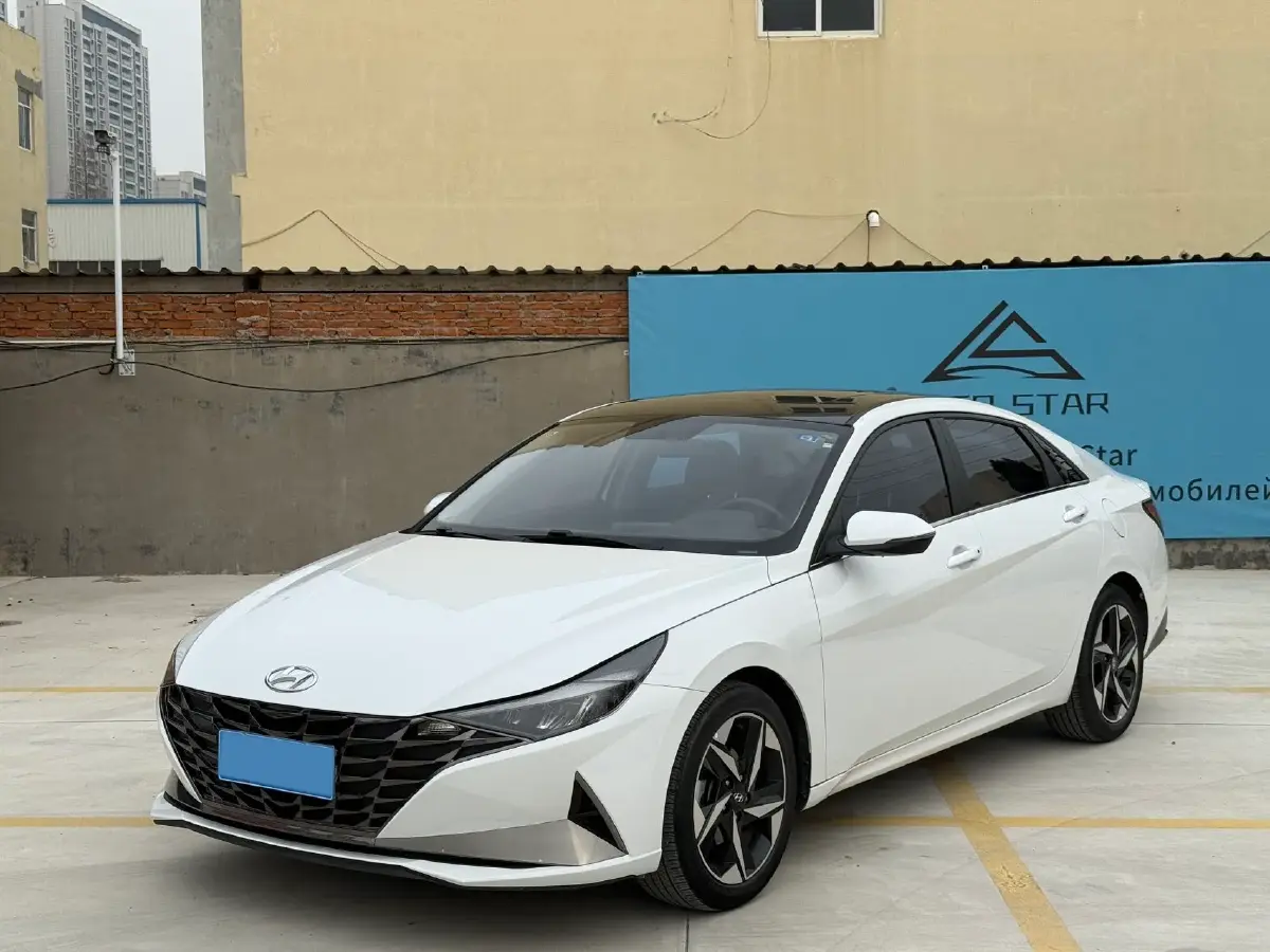 2022 Hyundai Elantra 1.5L 115HP L4 CVT