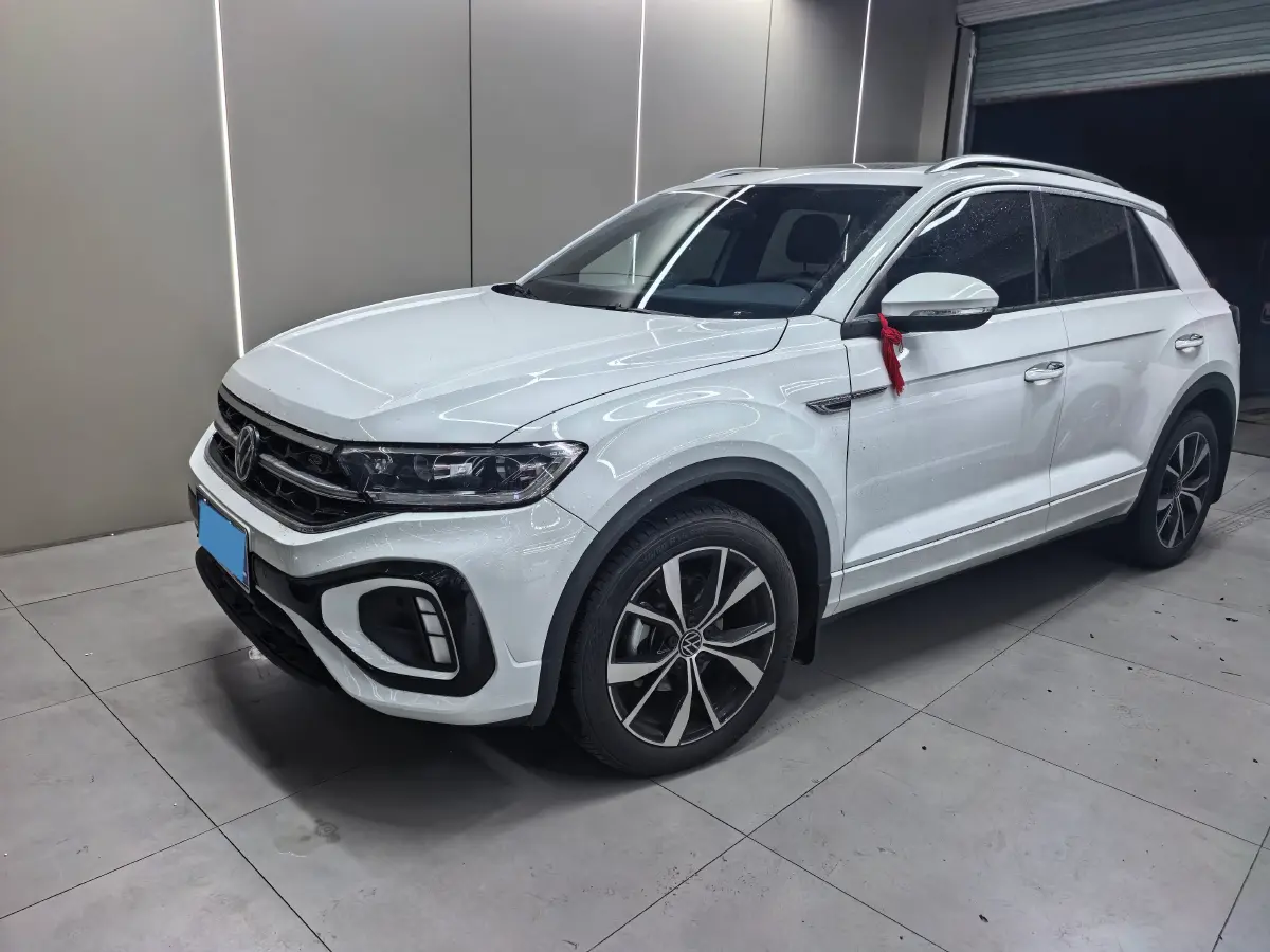 2025 Volkswagen T-Roc 1.5T 160HP L4 7DCT