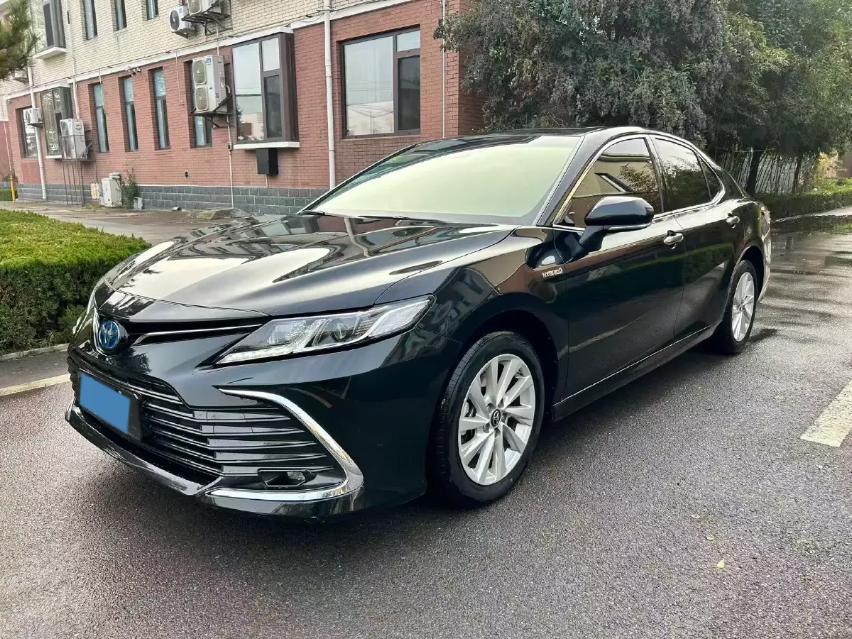 2023 Toyota Camry 2.5L 178HP L4 E-CVT Hybrid