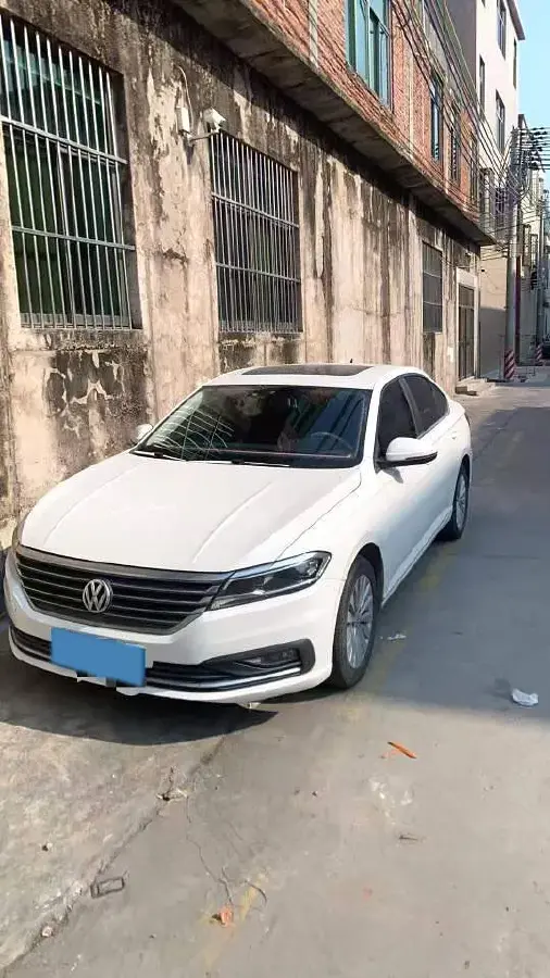 2019 Volkswagen Sagitar 1.2T 116HP L4 7DCT