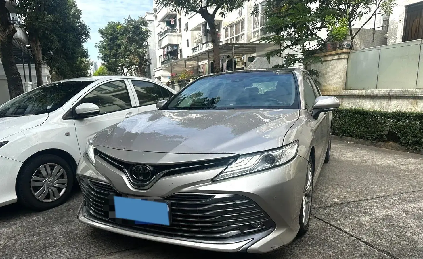 2019 Toyota Camry 2.5L 209HP L4 8AT