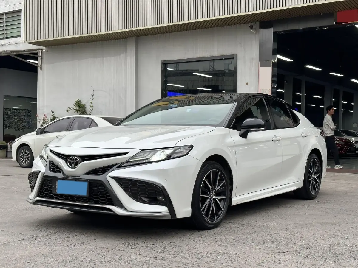 2021 Toyota Camry 2.5L 209HP L4 8AT