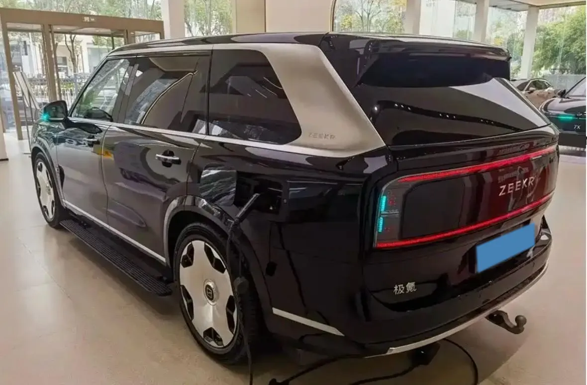 2025 Zeekr 9X 2.0T 279HP L4 1DHT PHEV,autocango,china used car exporter,china ev exporter,chinese used car exporter,chinese used ev exporter
