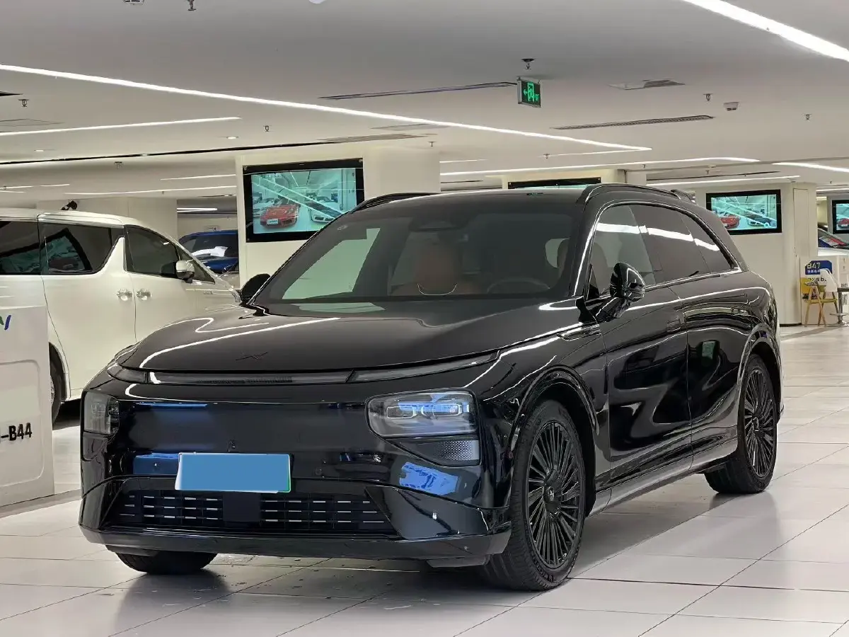 2025 Xpeng G9 BEV 79KWH