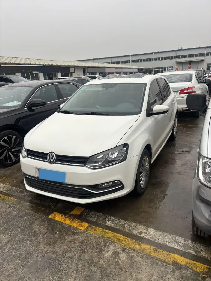 2016 Volkswagen Polo 1.6L 110HP L4 6AT