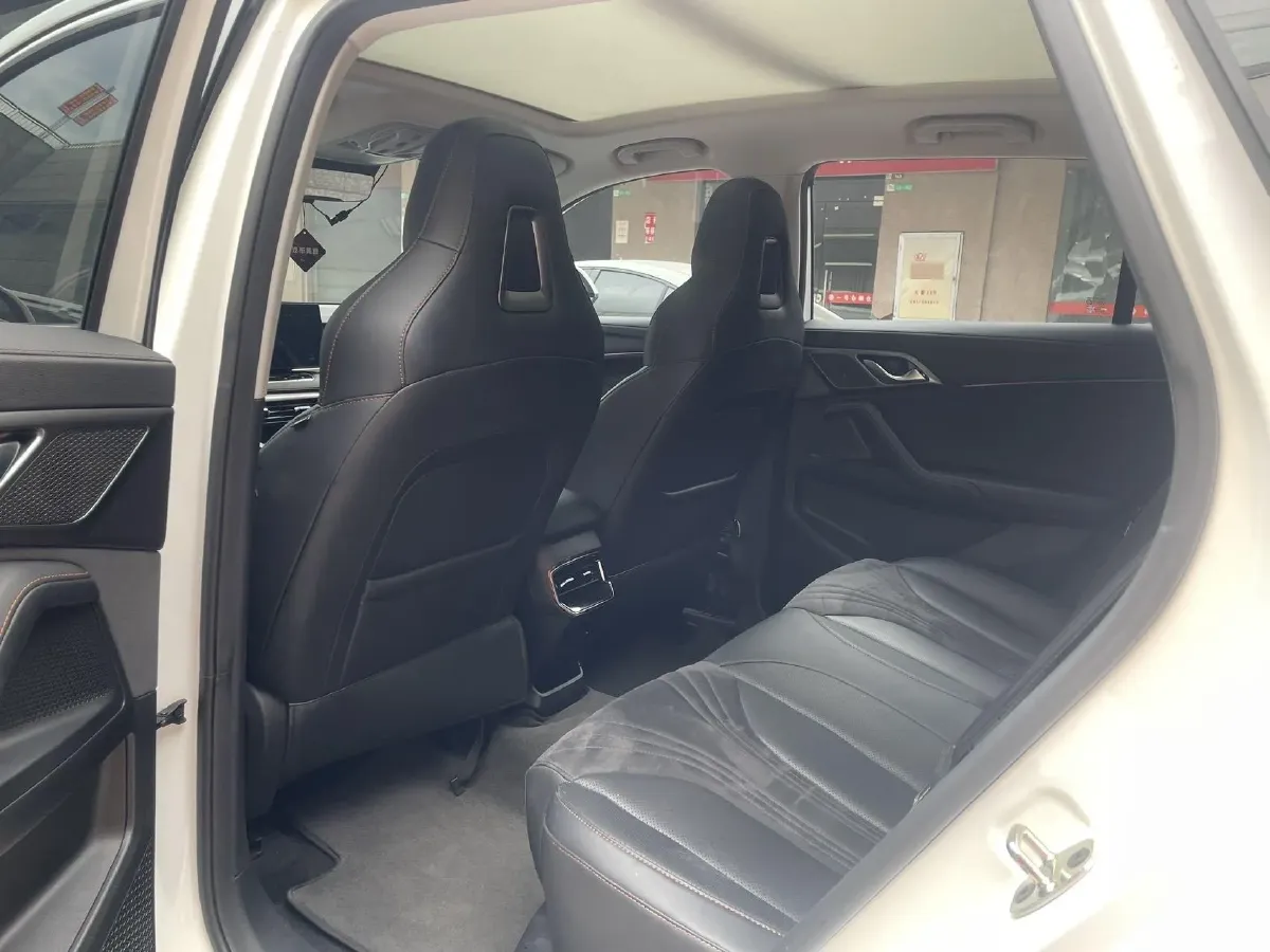 2024 Roewe D5X DMH 1.5T 150HP L4 2DHT PHEV 21.4KWH,autocango,china used car exporter,china ev exporter,chinese used car exporter,chinese used ev exporter