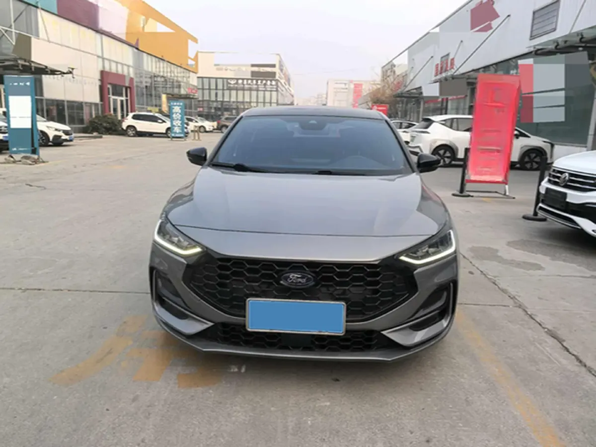 2022 Ford Focus 1.5T 177HP L4 6AT,autocango,china used car exporter,china ev exporter,chinese used car exporter,chinese used ev exporter