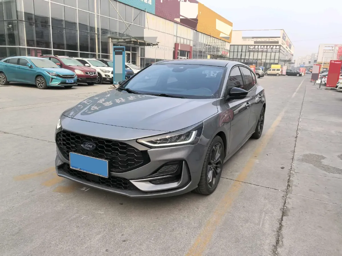 2022 Ford Focus 1.5T 177HP L4 6AT,autocango,china used car exporter,china ev exporter,chinese used car exporter,chinese used ev exporter
