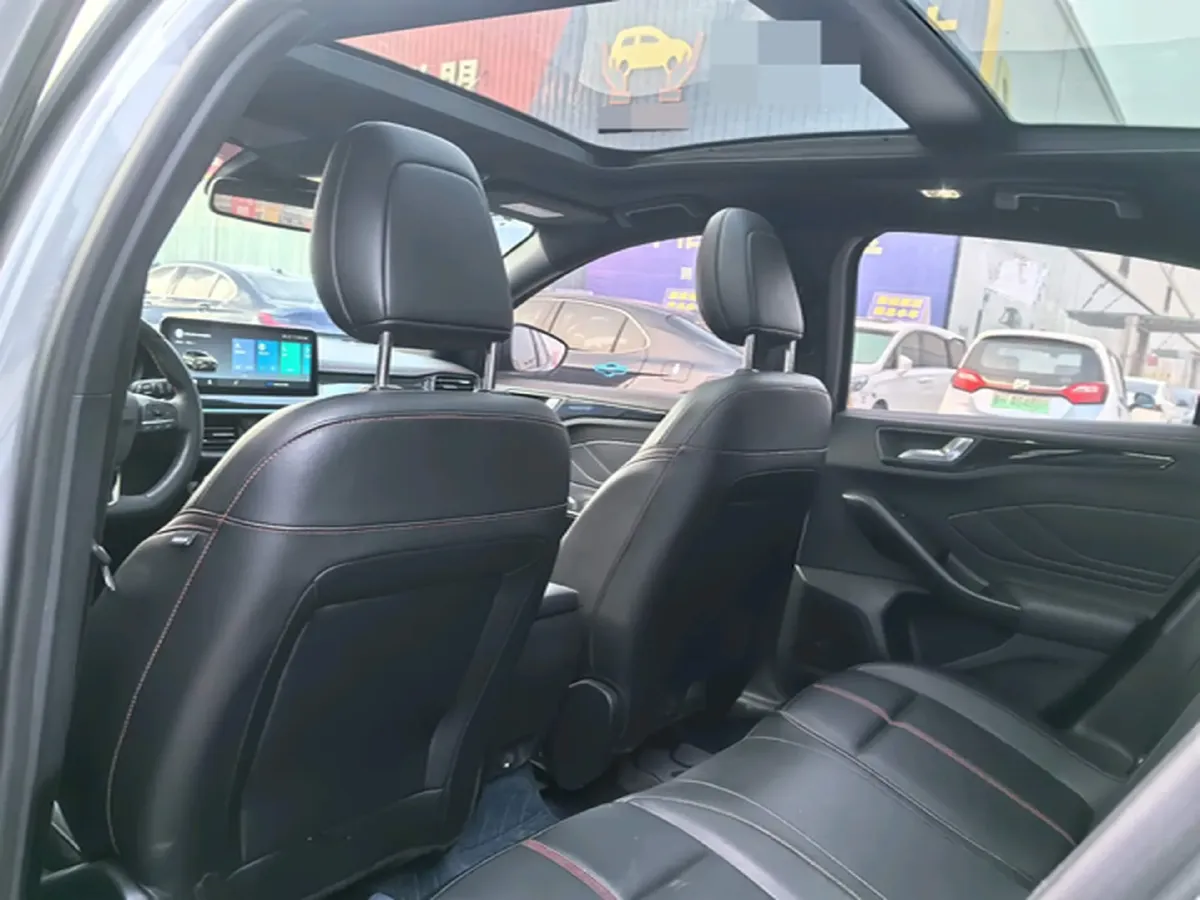 2022 Ford Focus 1.5T 177HP L4 6AT,autocango,china used car exporter,china ev exporter,chinese used car exporter,chinese used ev exporter