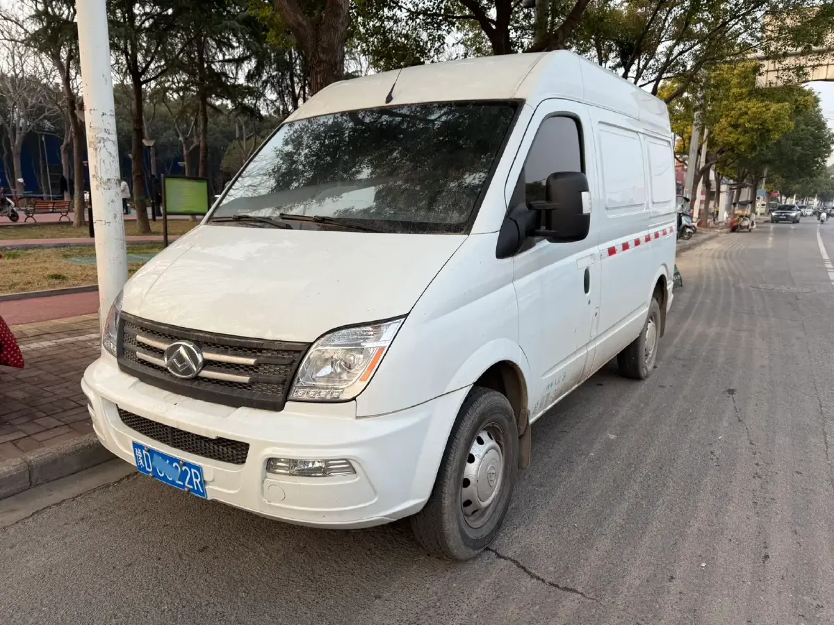2021 MAXUS XinTu V80 2.0T 127HP L4 6MT