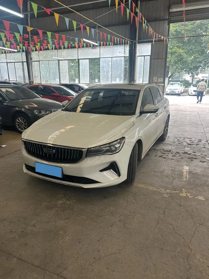 2022 Geely Emgrand 1.5L 114HP L4 CVT