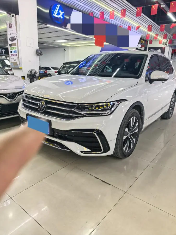 2025 Volkswagen Tiguan L 2.0T 186HP L4 7DCT