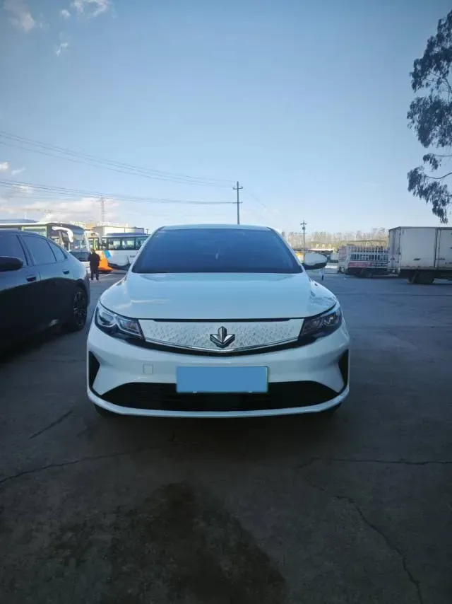 2022 Livan Maple 60s BEV 52.56KWH,autocango,china used car exporter,china ev exporter,chinese used car exporter,chinese used ev exporter