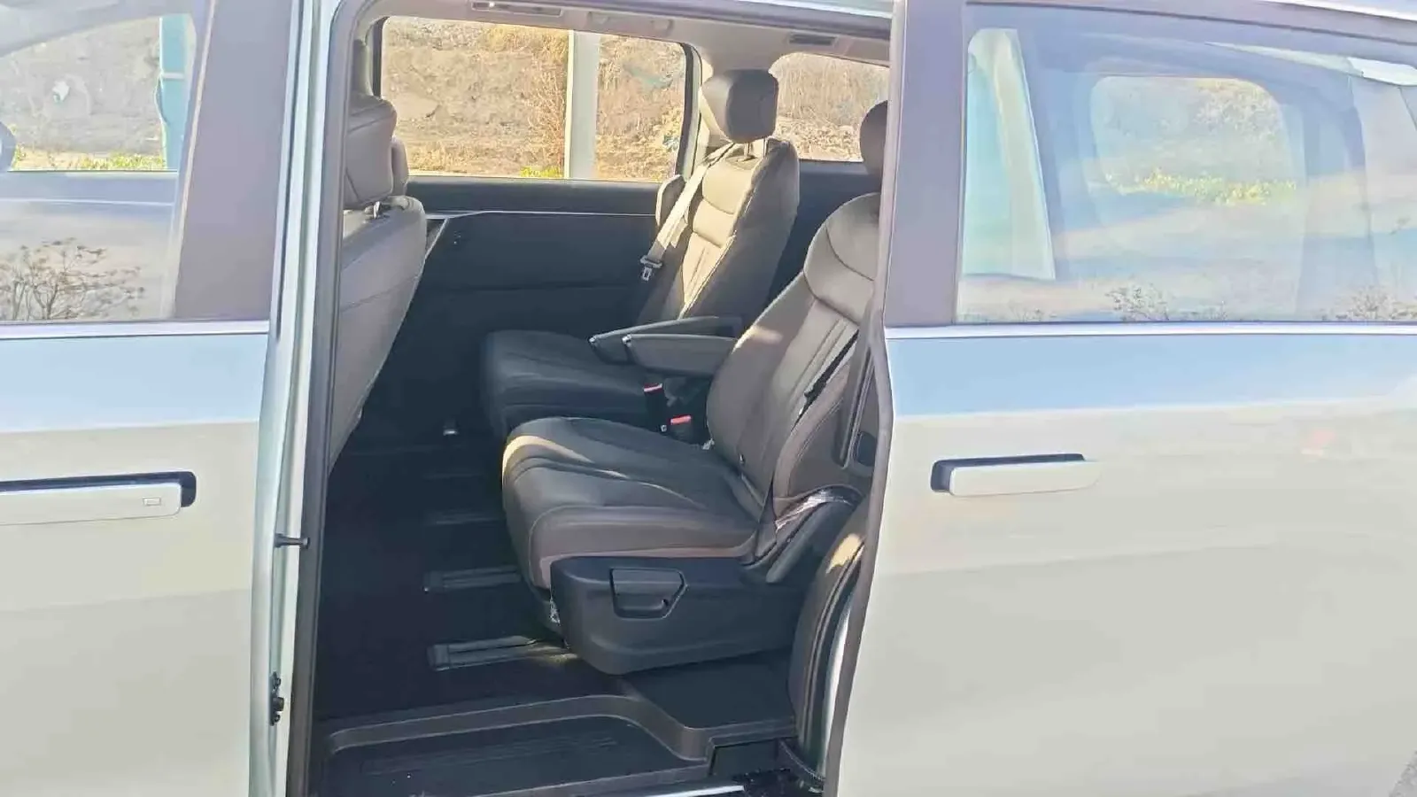 2024 MAXUS DaJia 7 1.5T 150HP L4 1DHT PHEV 24.7KWH,autocango,china used car exporter,china ev exporter,chinese used car exporter,chinese used ev exporter