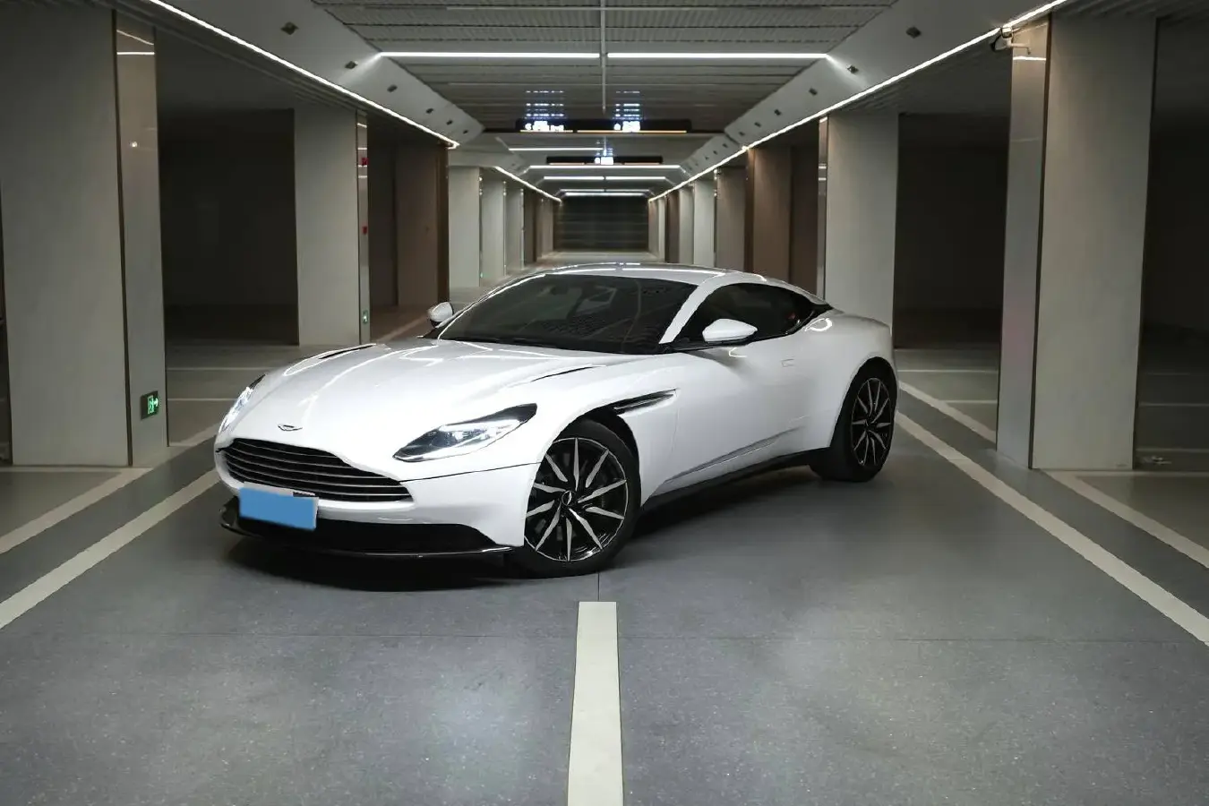 2019 Aston Martin DB11 4.0T 510HP V8 8AT