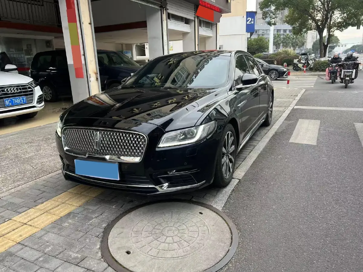 2018 Lincoln Continental 2.0T 261HP L4 6AT