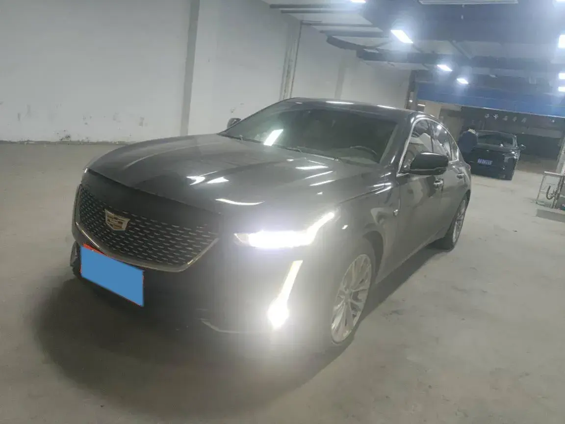 2022 Cadillac CT5 2.0T 237HP L4 10AT