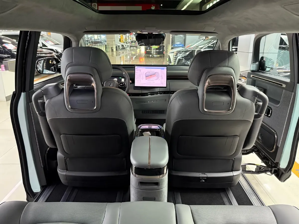 2025 Zeekr MIX BEV 76KWH,autocango,china used car exporter,china ev exporter,chinese used car exporter,chinese used ev exporter