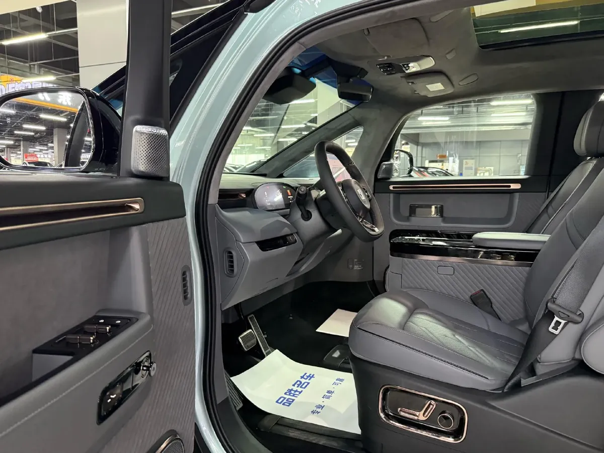 2025 Zeekr MIX BEV 76KWH,autocango,china used car exporter,china ev exporter,chinese used car exporter,chinese used ev exporter