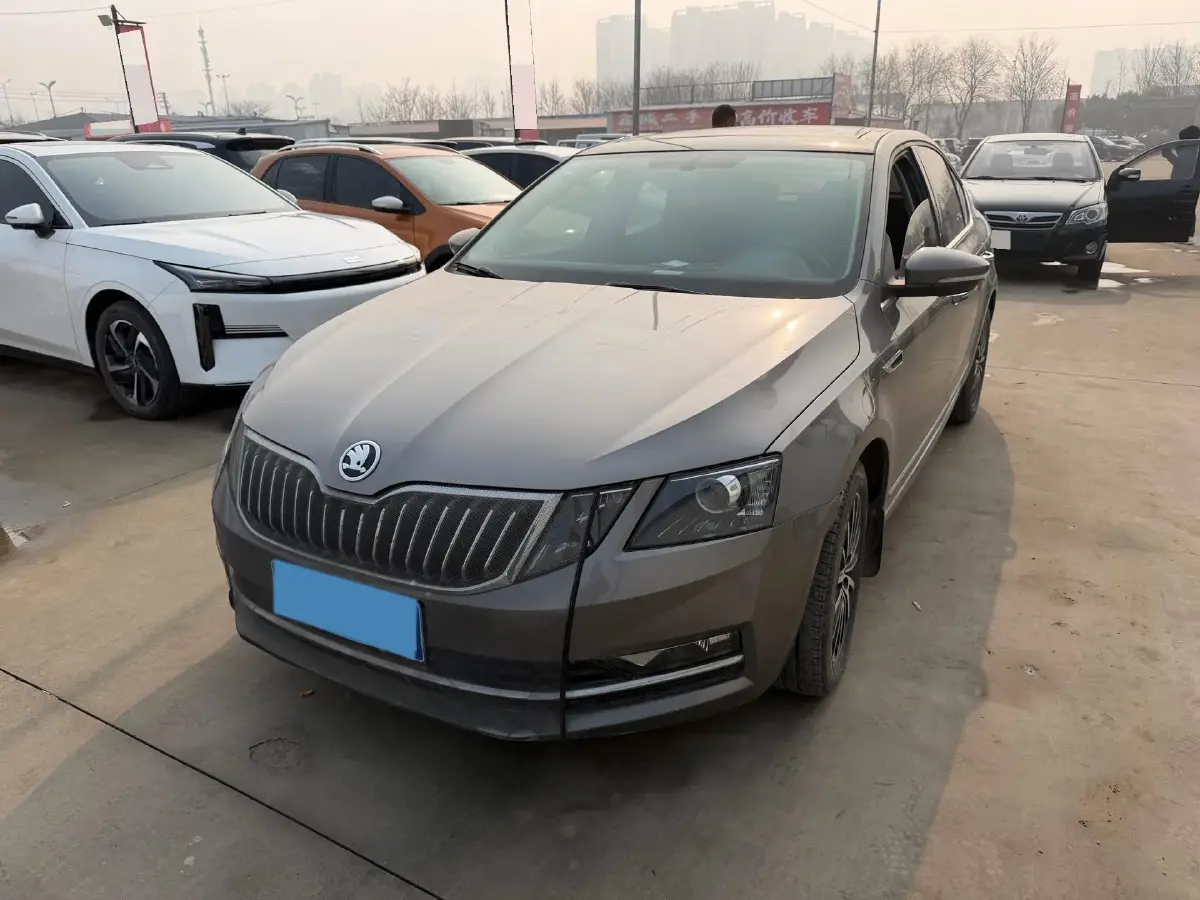 2018 Skoda Octavia 1.6L 110HP L4 6AT