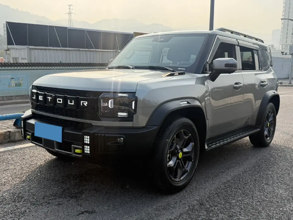 2023 Jetour Traveller 2.0T 254HP L4 7DCT