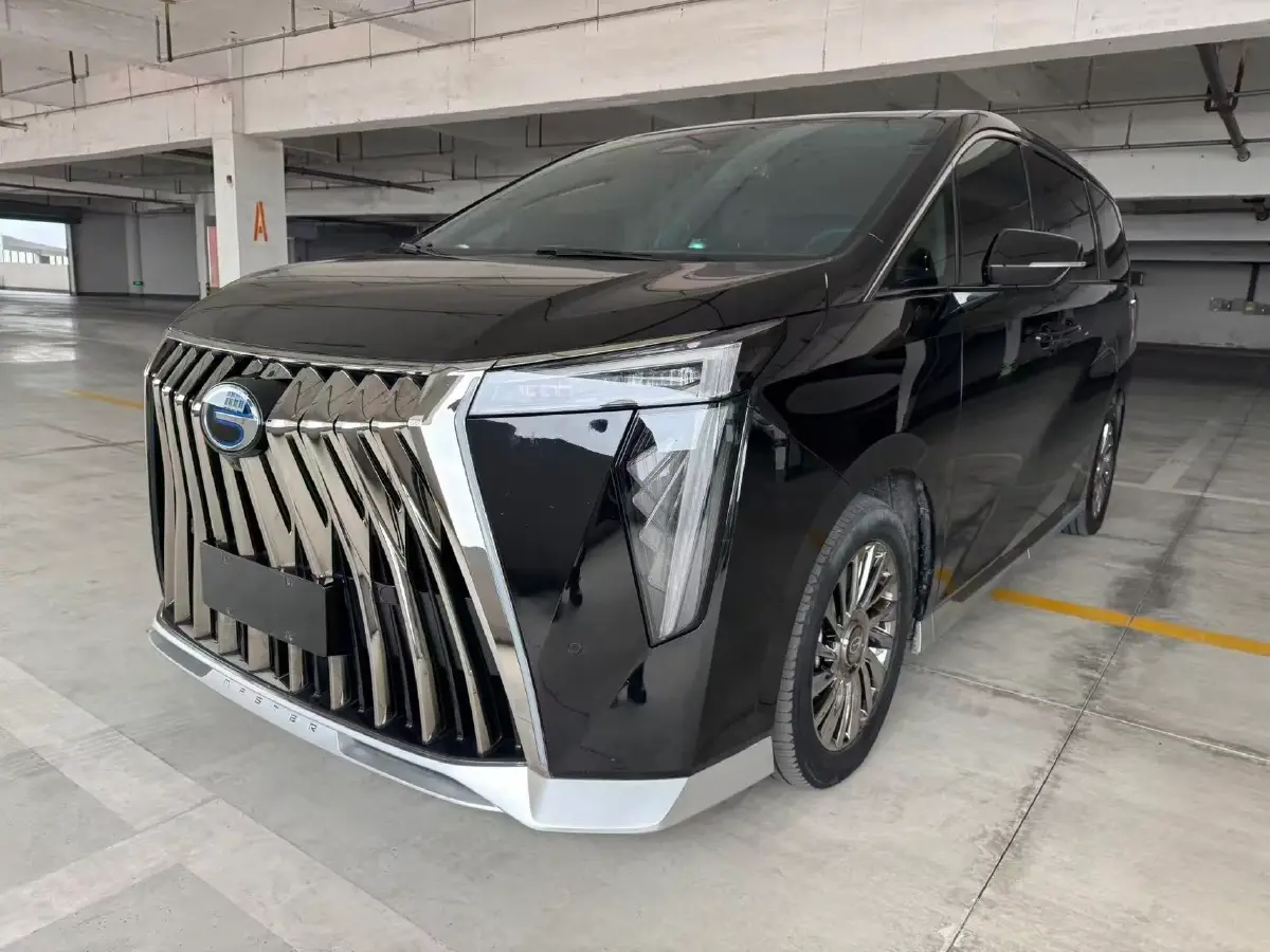 2023 GAC Trumpchi M8 2.0T 190HP L4 E-CVT Hybrid