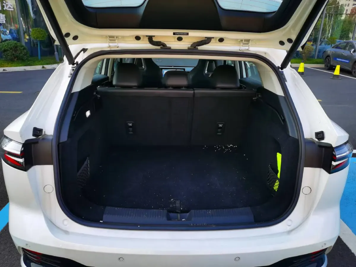 2024 Roewe D5X DMH 1.5T 150HP L4 2DHT PHEV 21.4KWH,autocango,china used car exporter,china ev exporter,chinese used car exporter,chinese used ev exporter