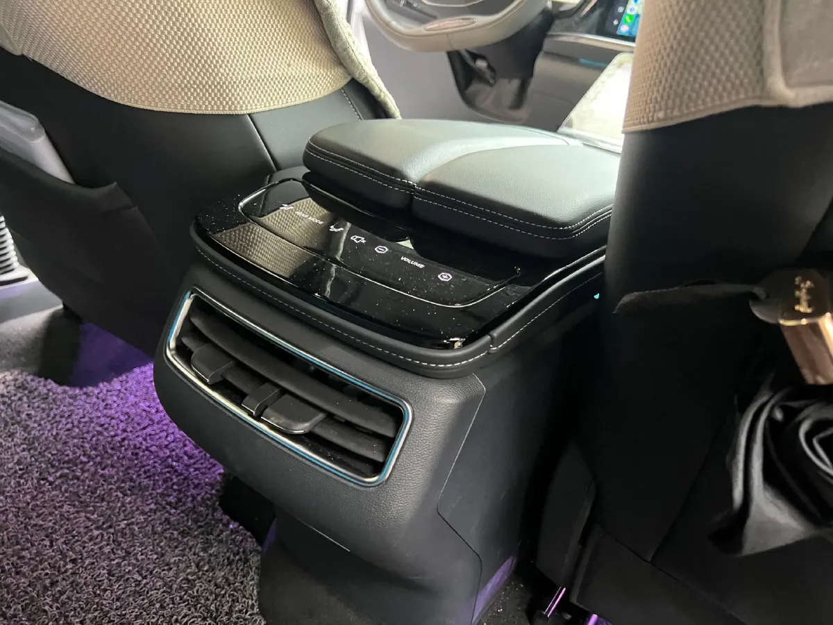 2024 ARCFOX αT BEV 81KWH,autocango,china used car exporter,china ev exporter,chinese used car exporter,chinese used ev exporter