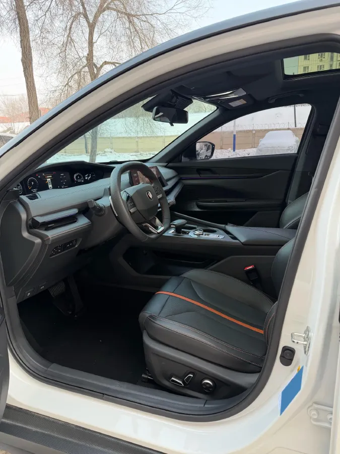 2024 ChangAn UNI-V 1.5T 188HP L4 7DCT,autocango,china used car exporter,china ev exporter,chinese used car exporter,chinese used ev exporter