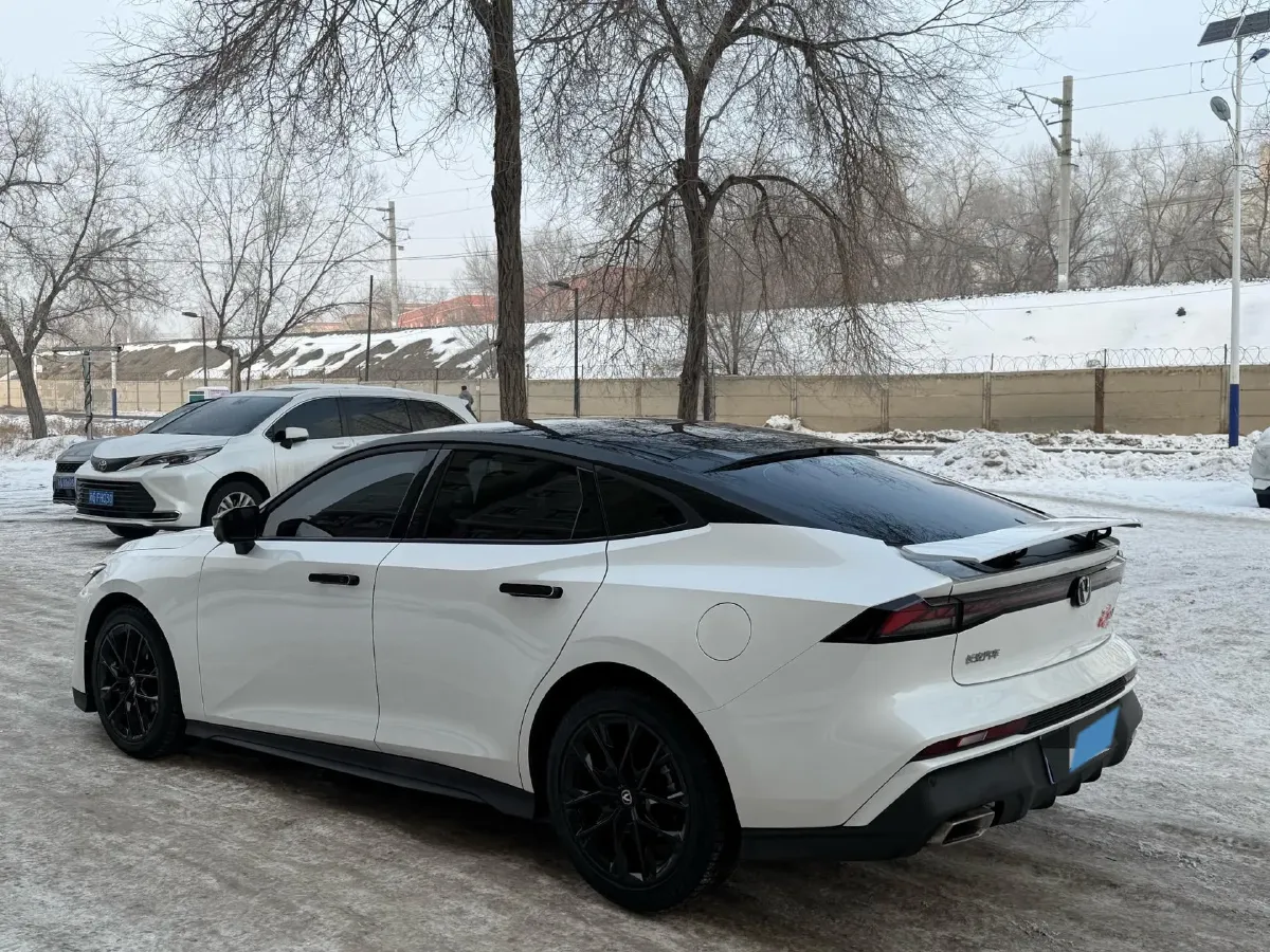 2024 ChangAn UNI-V 1.5T 188HP L4 7DCT,autocango,china used car exporter,china ev exporter,chinese used car exporter,chinese used ev exporter