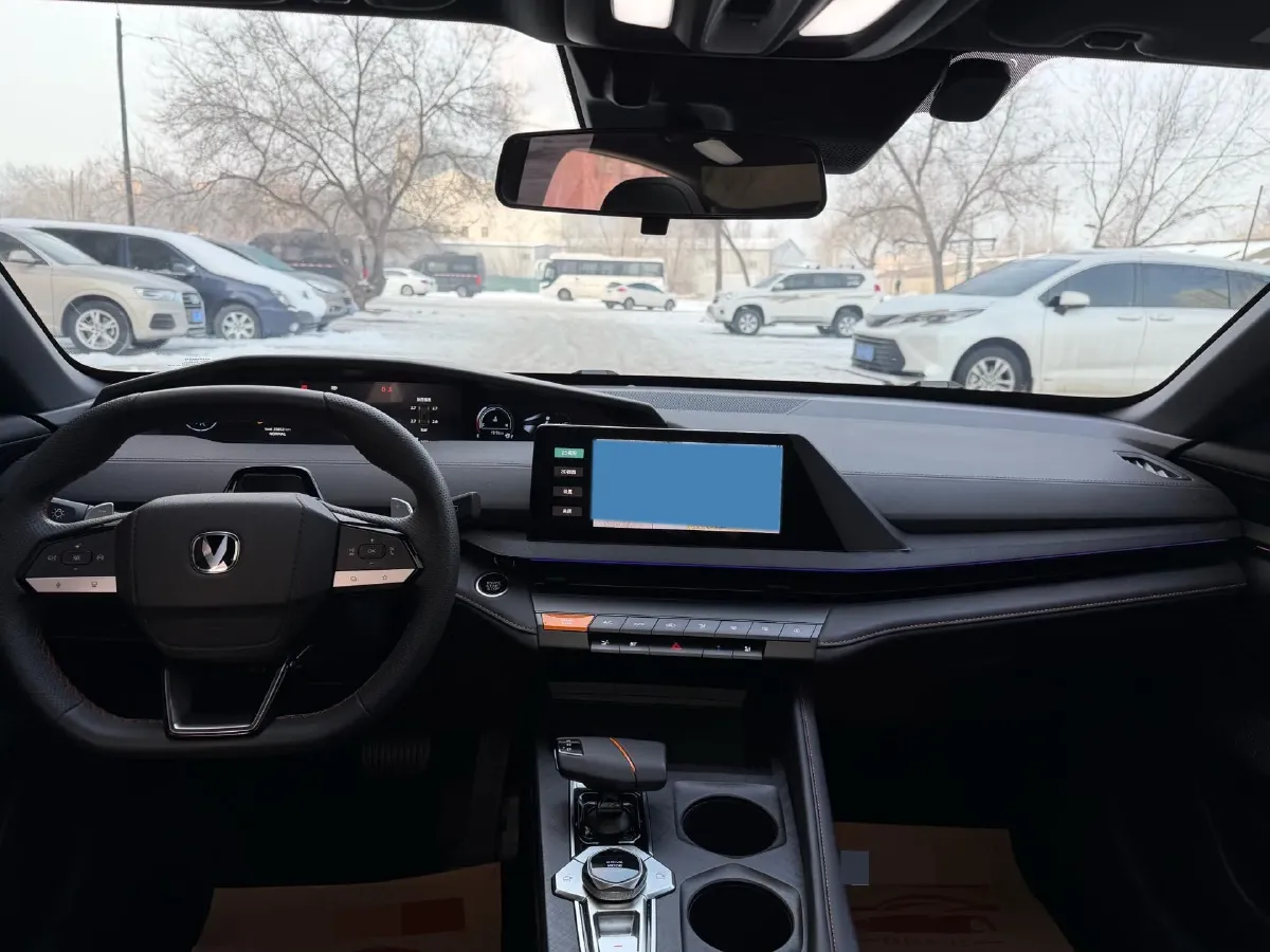 2024 ChangAn UNI-V 1.5T 188HP L4 7DCT,autocango,china used car exporter,china ev exporter,chinese used car exporter,chinese used ev exporter